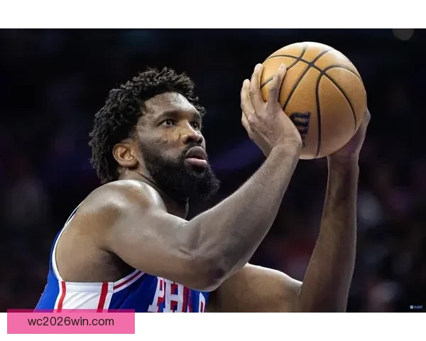 巴雷特在抢篮板时被锡安撞伤肩膀 已返回更衣室接受治疗